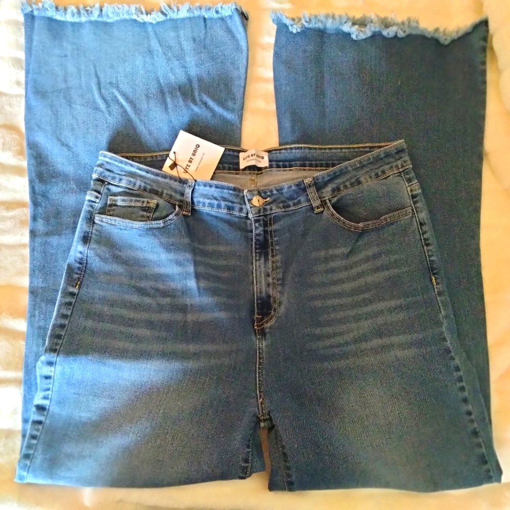 LITZ BY UNIQ FLARE DISTRESSED JEANS